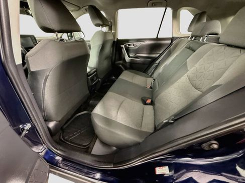 Used 2020 Toyota RAV4 XLE FWD image 17