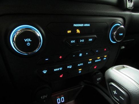 Used 2022 Ford Ranger Lariat w/ Tremor Off-Road Package AWD/4WD image 30