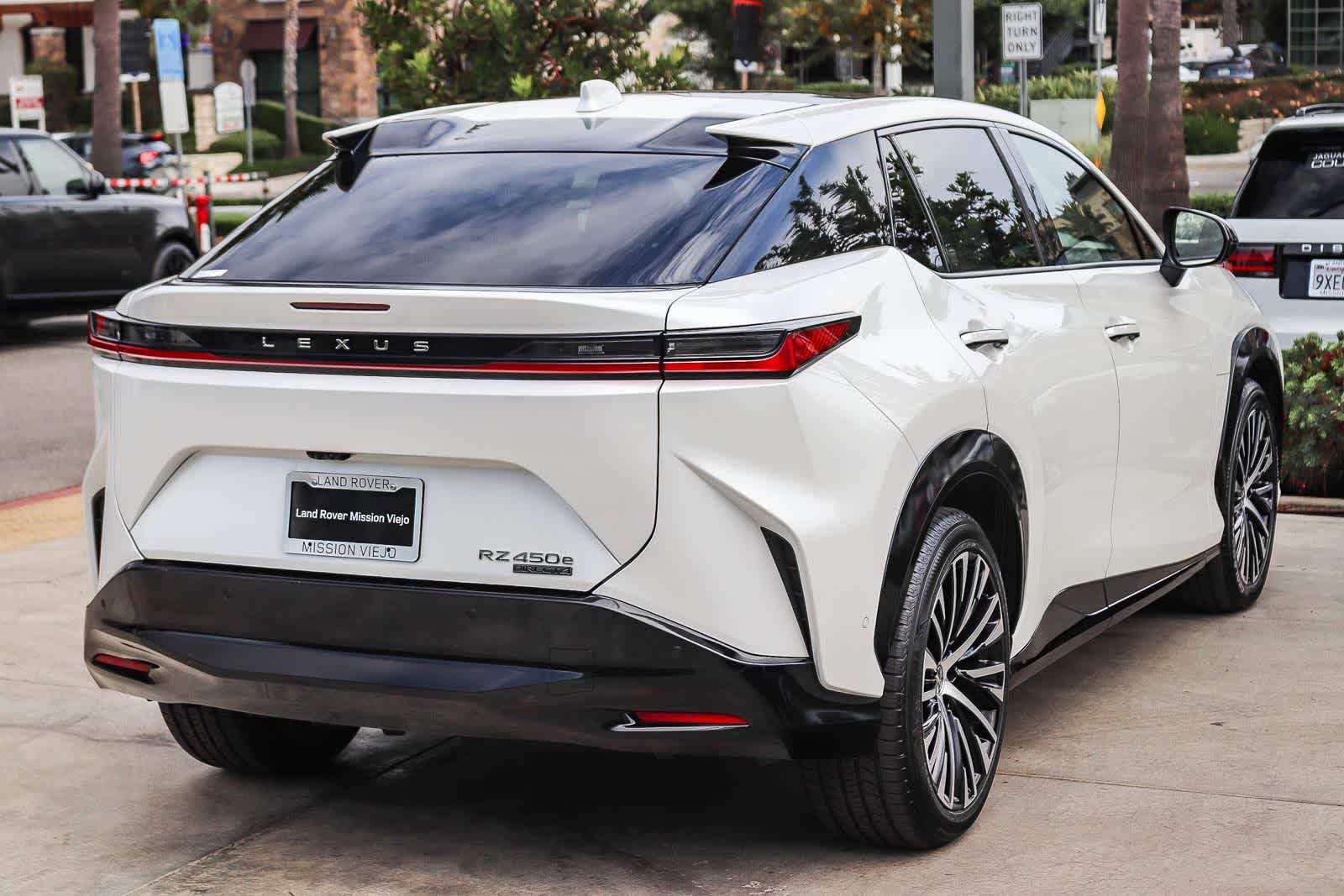 Used 2023 Lexus RZ 450e Premium w/ Technology Package AWD/4WD image 6