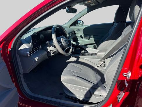 Used 2023 Hyundai Elantra SEL w/ Convenience Package image 14