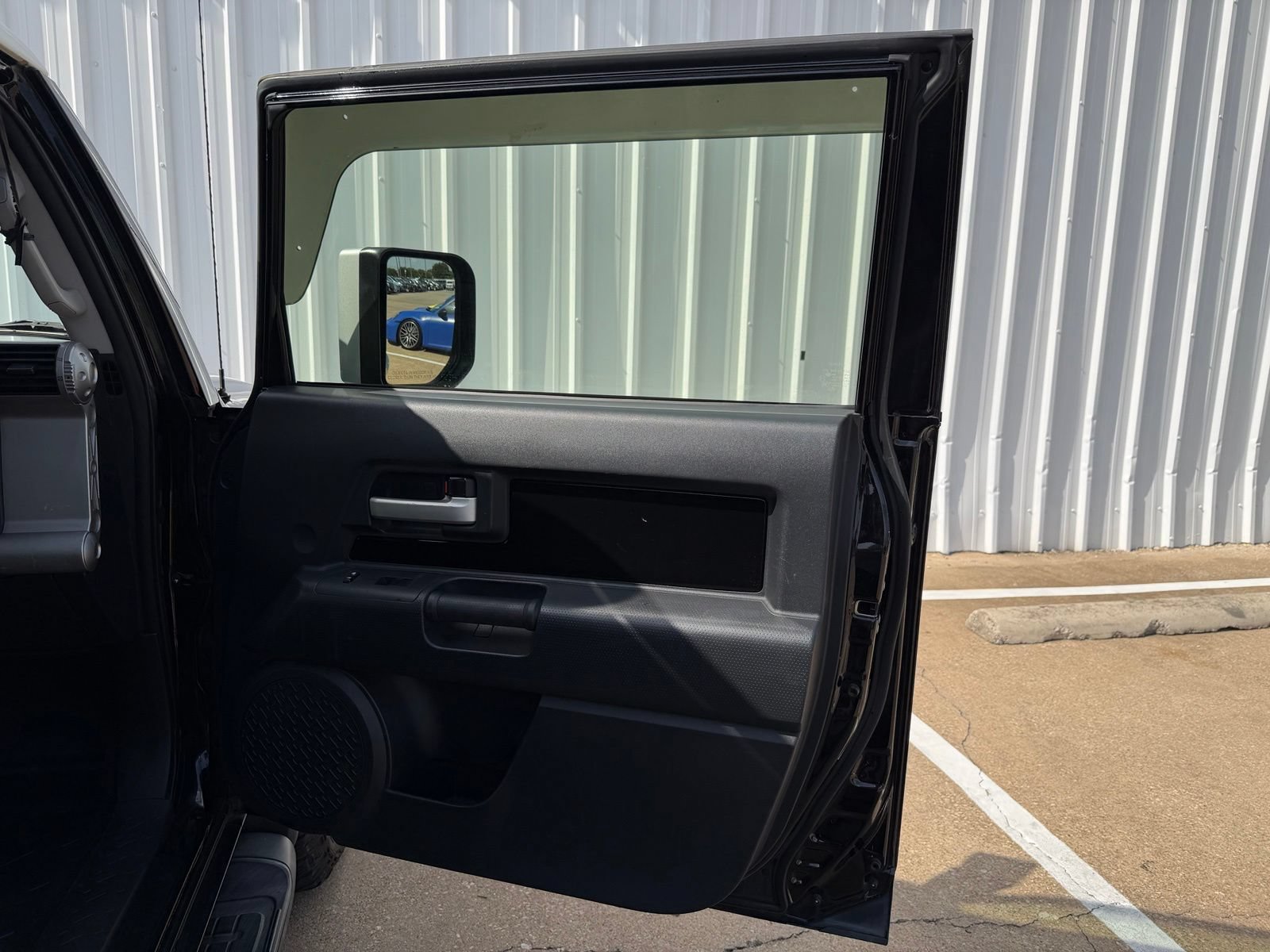 Used 2012 Toyota FJ Cruiser 4WD w/ Upgrade Pkg image 25