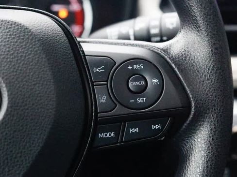 Used 2023 Toyota RAV4 XLE image 39