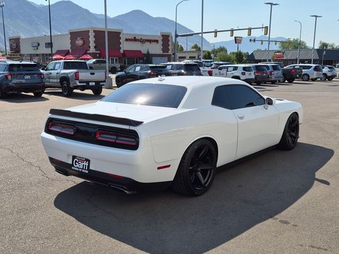 Used 2022 Dodge Challenger R/T Scat Pack w/ Driver Convenience Group RWD image 3