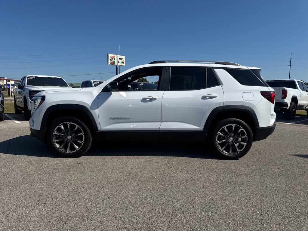 New 2027 GMC Terrain Elevation w/ Elevation Premium Package FWD image 3