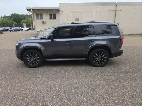 Certified 2026 Lexus GX 550 w/ Accessory Package (2T) AWD/4WD image 8
