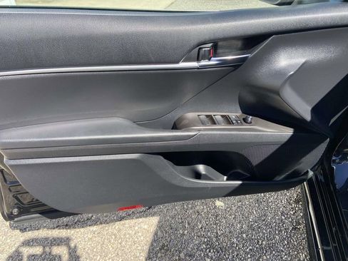 Used 2023 Toyota Camry SE image 12