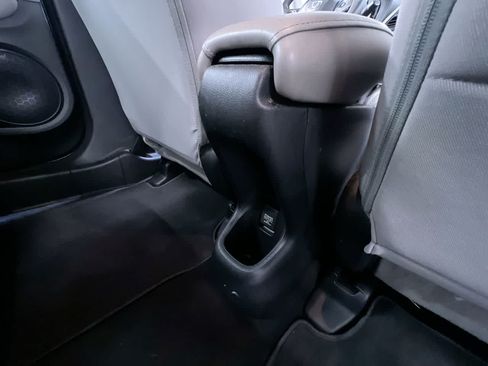 Used 2016 Honda HR-V LX image 36