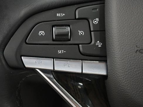 Used 2024 Cadillac XT6 Premium Luxury w/ Technology Package image 12