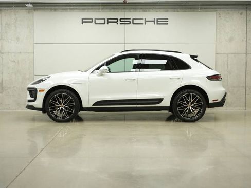 Certified 2026 Porsche Macan AWD/4WD image 2