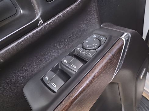 Used 2023 GMC Sierra 3500 Denali w/ Denali Ultimate Package image 11