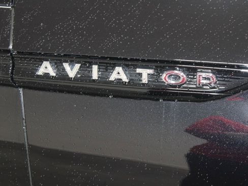 Used 2024 Lincoln Aviator Reserve w/ Equipment Group 201A image 12