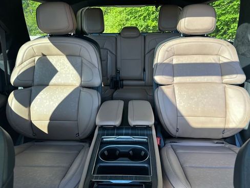 Used 2025 Lincoln Navigator Black Label AWD/4WD image 37