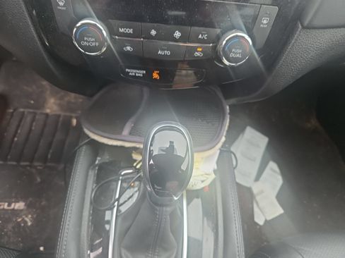 Used 2020 Nissan Rogue SL w/ Premium Package AWD/4WD image 13