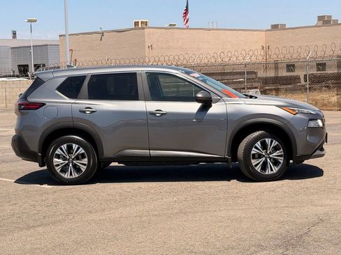 Used 2023 Nissan Rogue SV FWD image 4