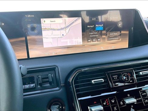 Used 2025 Nissan Armada PRO-4X image 8