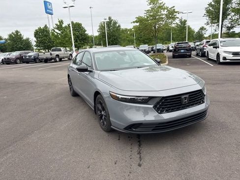 Certified 2025 Honda Accord SE image 4