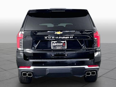Used 2025 Chevrolet Suburban High Country image 5