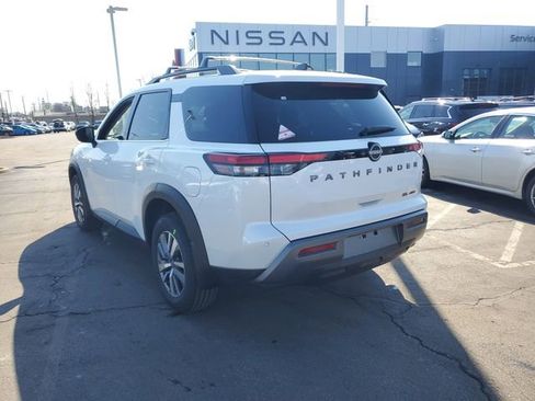 New 2026 Nissan Pathfinder SL image 5