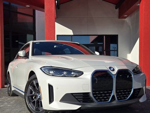 Used 2023 BMW i4 eDrive40 w/ Premium Package image 11