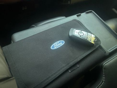 Used 2020 Ford F150 Lariat image 38