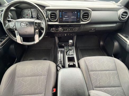Used 2018 Toyota Tacoma TRD Off-Road AWD/4WD image 15