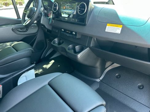 New 2025 Mercedes-Benz Sprinter 2500 image 11