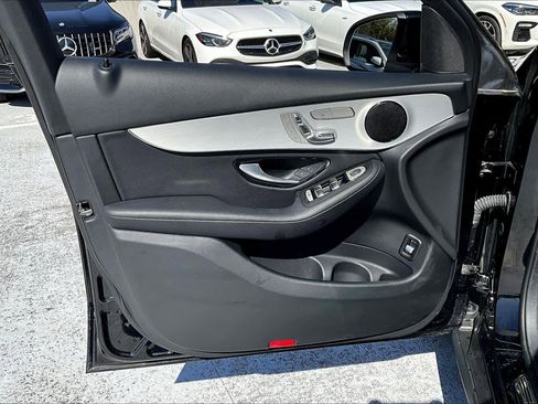 Used 2022 Mercedes-Benz GLC 300 w/ Premium Package Lite image 20