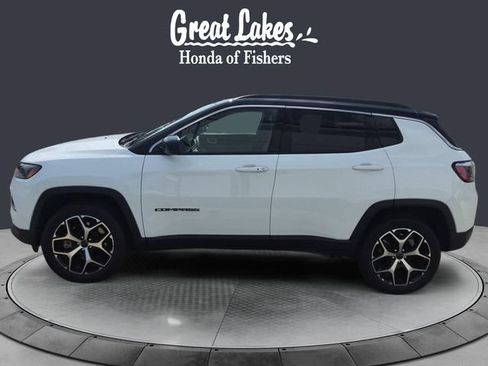 Used 2025 Jeep Compass Limited AWD/4WD image 2