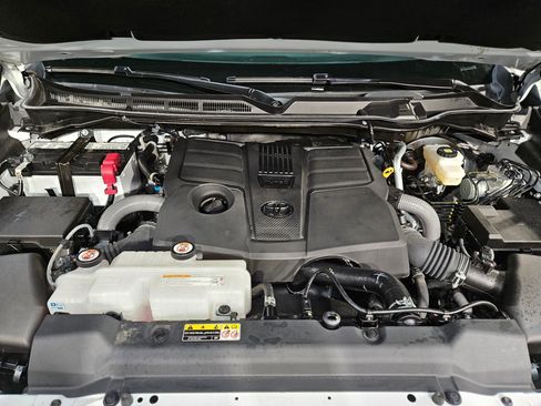 Used 2025 Toyota Tundra Limited image 19