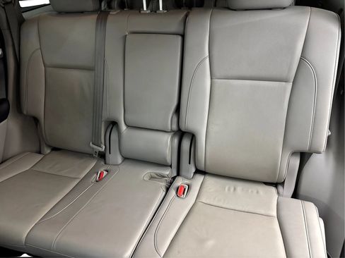 Used 2019 Toyota Highlander XLE AWD/4WD image 47