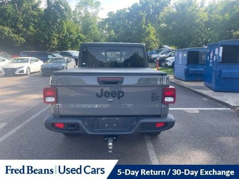 Used 2023 Jeep Gladiator Sport AWD/4WD image 7
