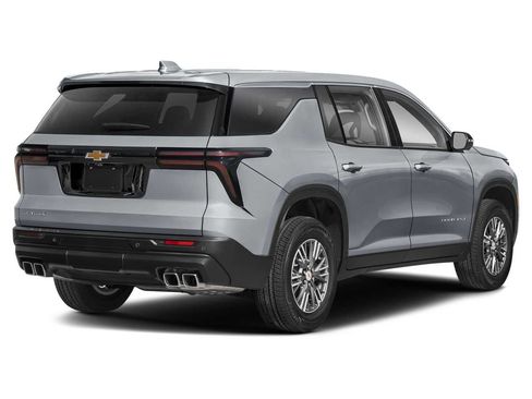 Used 2024 Chevrolet Traverse LS w/ Midnight/Sport Edition FWD image 2