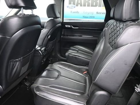 Used 2022 Hyundai Palisade Limited FWD image 11