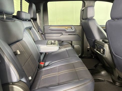 Used 2025 Chevrolet Silverado 2500 High Country w/ Technology Package AWD/4WD image 21