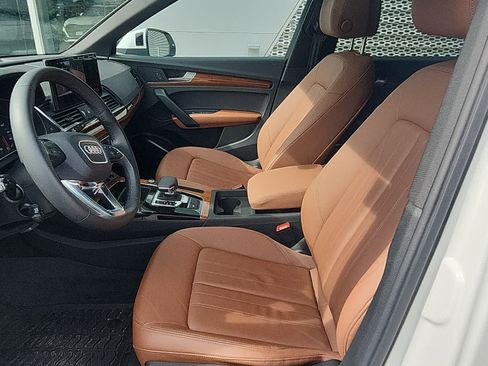 Used 2023 Audi Q5 2.0T Premium w/ Convenience Package AWD/4WD image 5