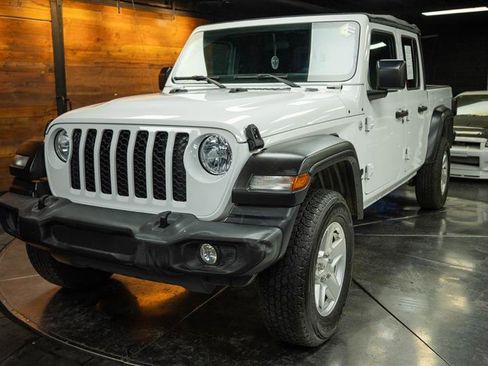 Used 2020 Jeep Gladiator Sport w/ Quick Order Package 24S image 2