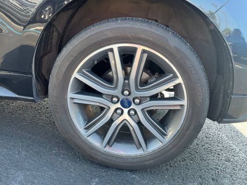 Used 2019 Ford Edge Titanium w/ Equipment Group 301A AWD/4WD image 10
