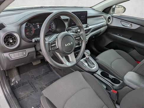 Used 2024 Kia Forte LXS image 9