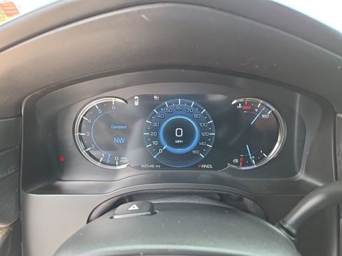 Used 2017 Cadillac Escalade Platinum AWD/4WD image 25
