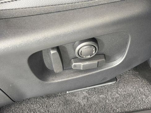 Certified 2026 Land Rover Range Rover Evoque S image 32