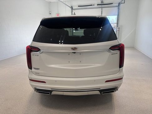 Used 2025 Cadillac XT6 Luxury image 5