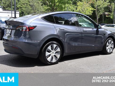 Used 2023 Tesla Model Y AWD image 6