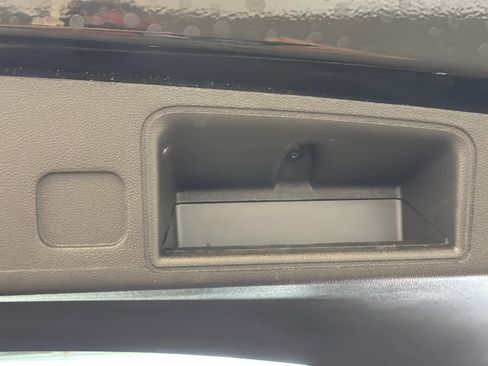 Used 2024 GMC Terrain SLE w/ Driver Convenience Package FWD image 14