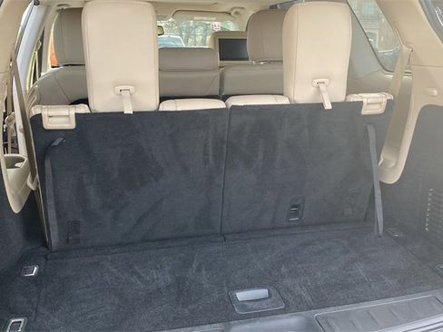 Used 2019 Nissan Pathfinder Platinum image 11