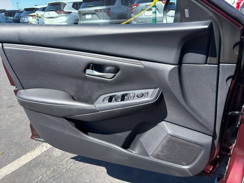 Used 2025 Nissan Sentra SV FWD image 15