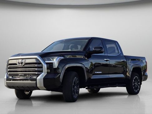 Used 2024 Toyota Tundra Limited AWD/4WD image 18