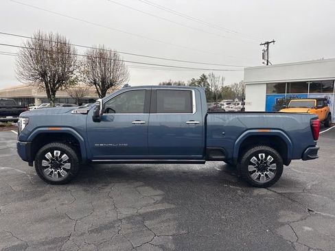 New 2026 GMC Sierra 2500 Denali w/ Denali Reserve Package AWD/4WD image 7
