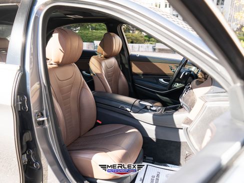 Used 2017 Mercedes-Benz S 550 4MATIC Sedan image 17
