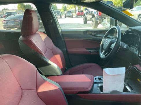 Used 2025 Lexus NX 250 FWD w/ Accessory Package (Z1) image 8
