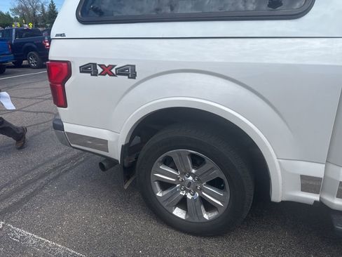 Used 2019 Ford F150 Lariat w/ Equipment Group 502A Luxury AWD/4WD image 6